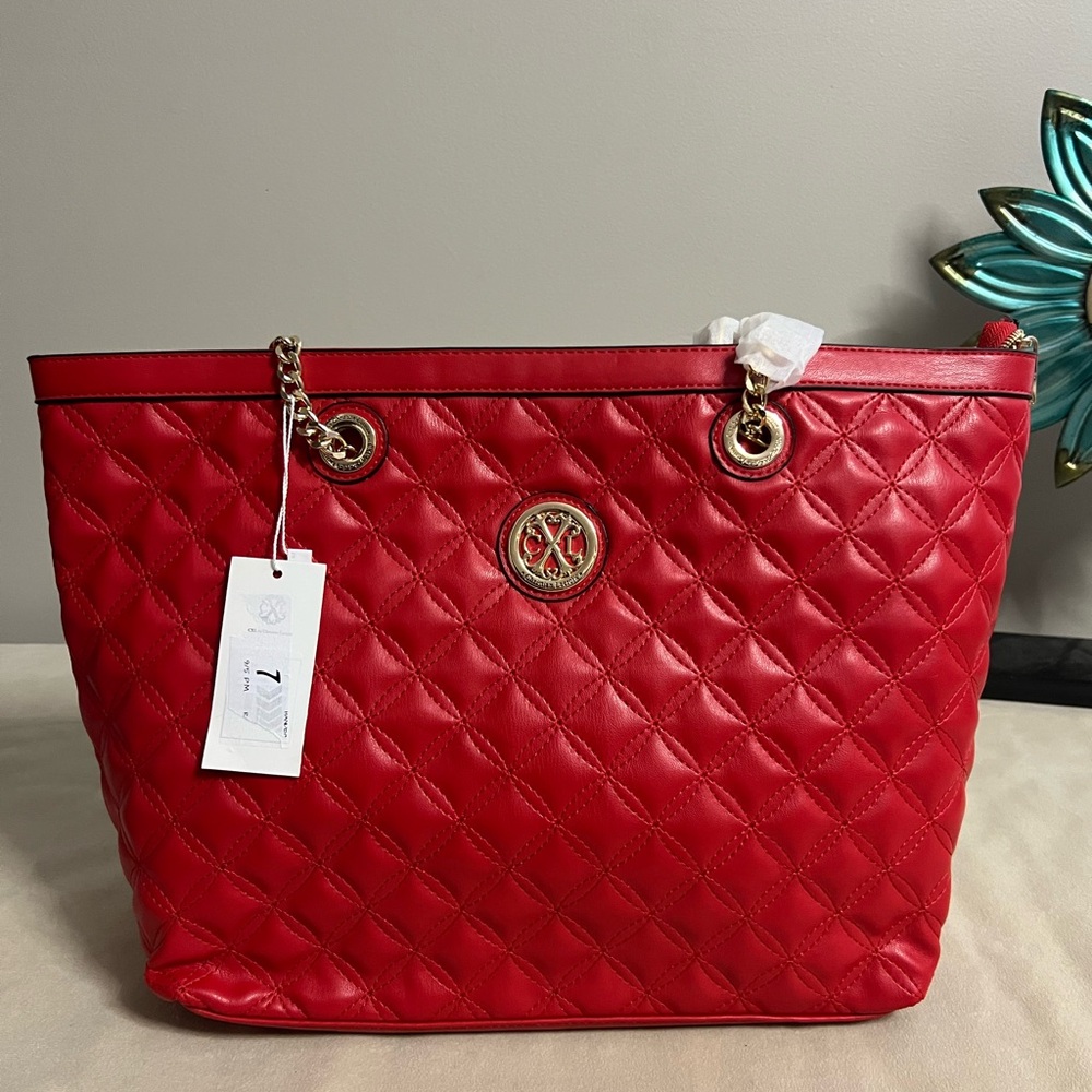 ❤️🔥 Christian Lacroix Quilted Chain Shoulder Tote Bag – Red & Gold Glam 🔥❤️